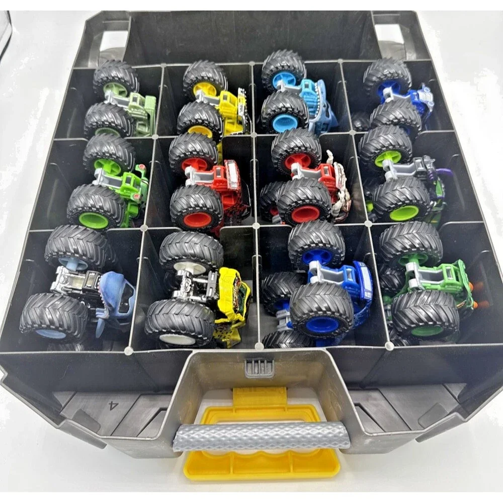 Spin Master Monster Jam Pit Party & Go Truck Carrying Case W/ 12 Trucks